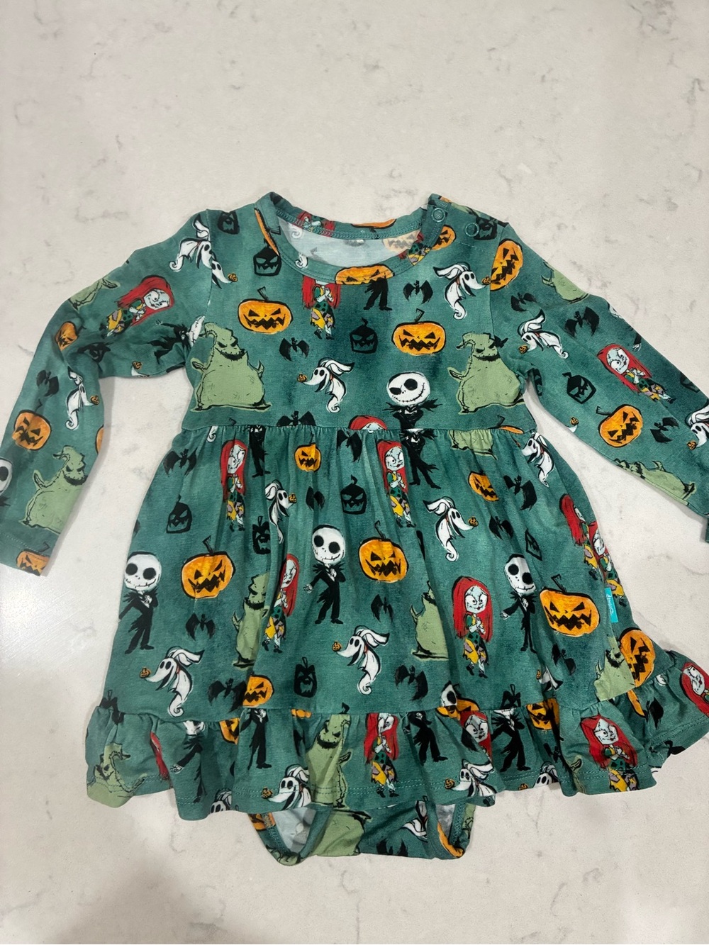 Posh peanut x nightmare before Christmas
Bodysuit twirl, so cute. 6-12 months 🖤